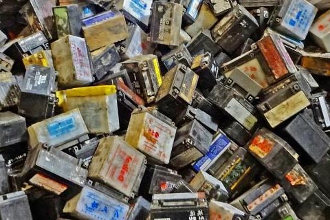 电池回收图片_专业回收锂电池公司_报废铅酸电池回收价格